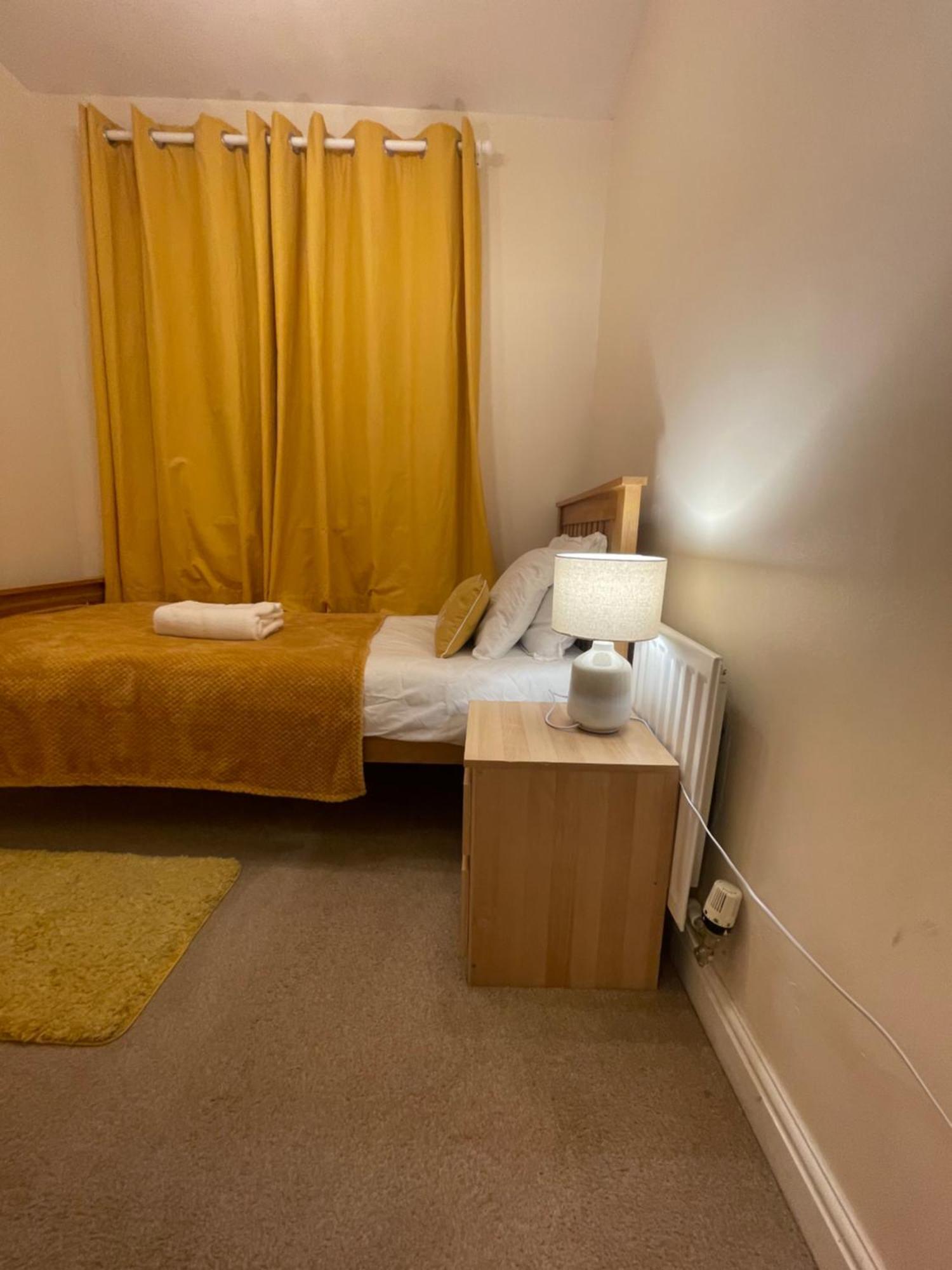 Holiday Home In Cardiff. Sleeps 6 Bagian luar foto